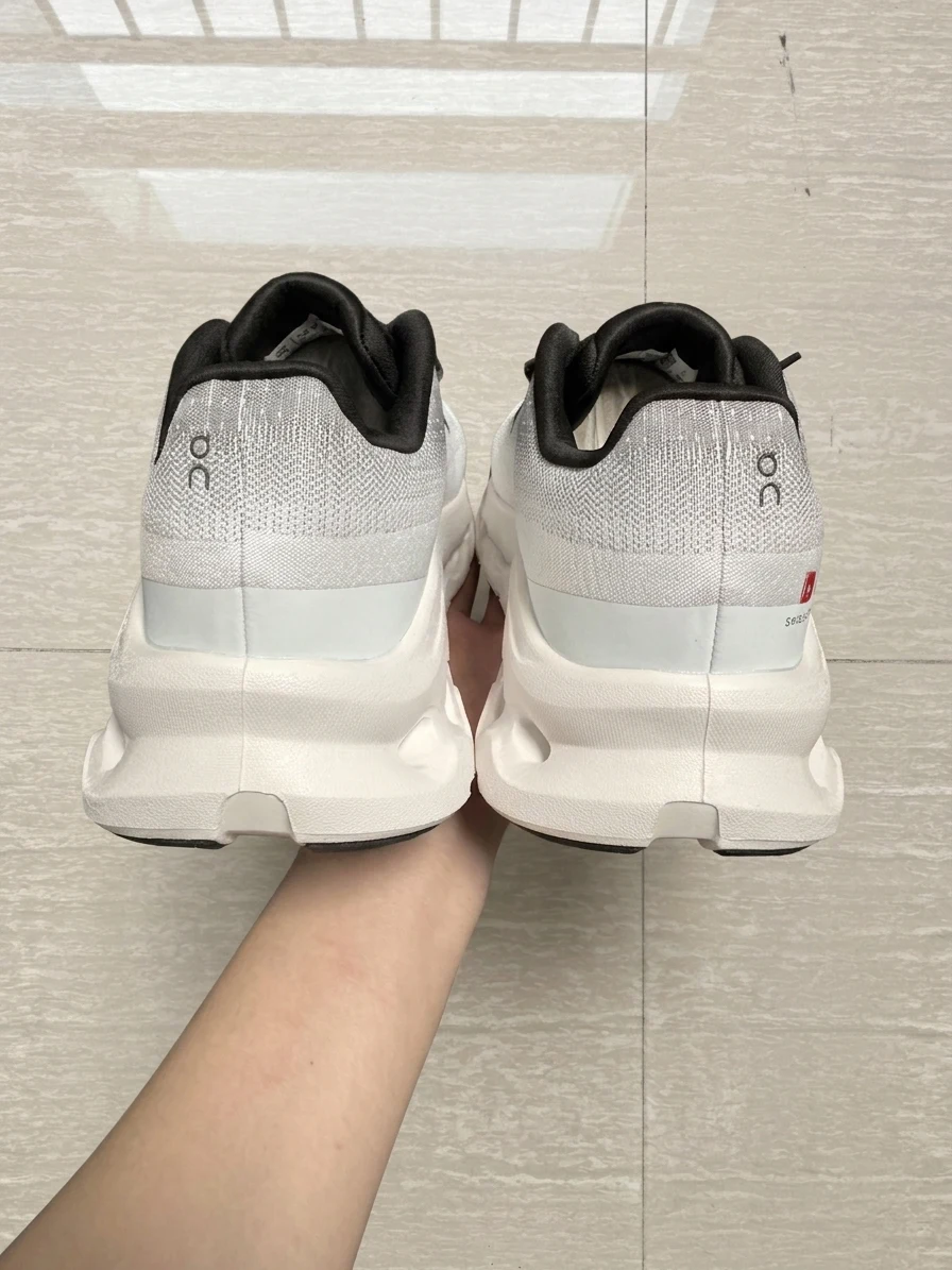 Canada clothing & shoes: arrival photo 5
