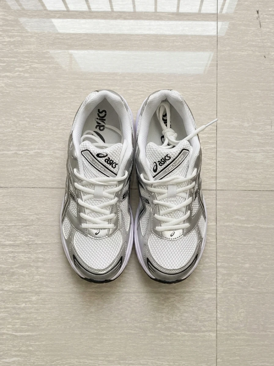 Canada clothing & shoes: arrival photo 9