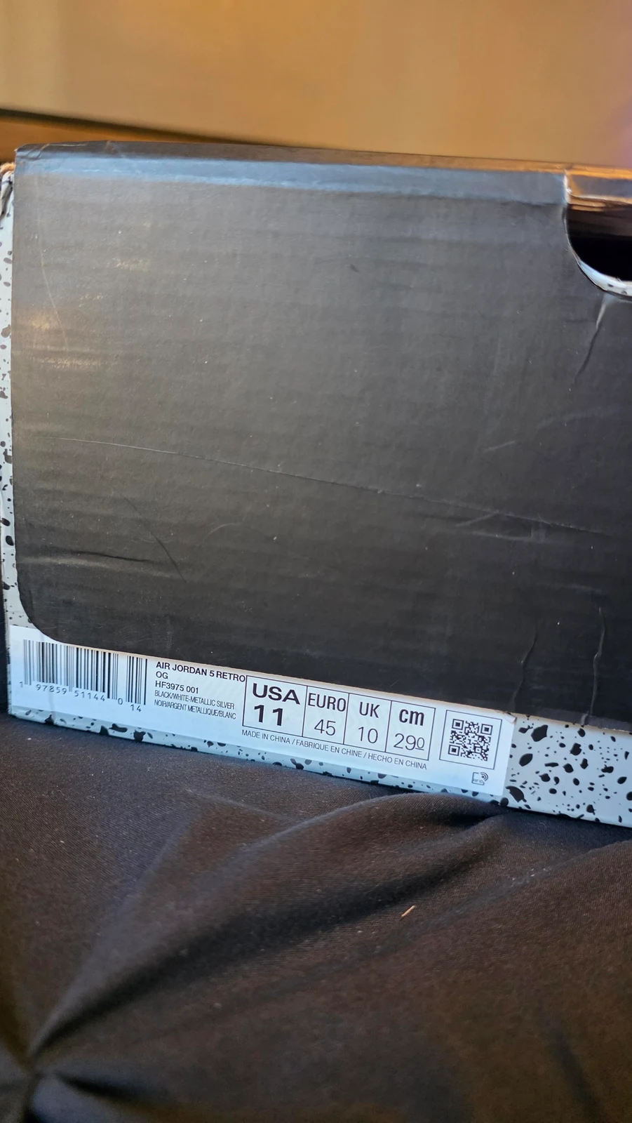 Exterior of the shoe box after arrival